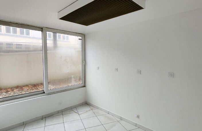Location Local d'activités 98 m&sup2; — photo 5