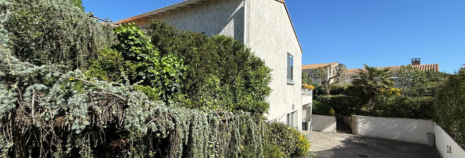 Maison 10 Pièces 205 m² à vendre à Vaux-sur-Mer (17640)