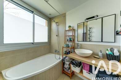 Appartement 3 pièces 240000 €
