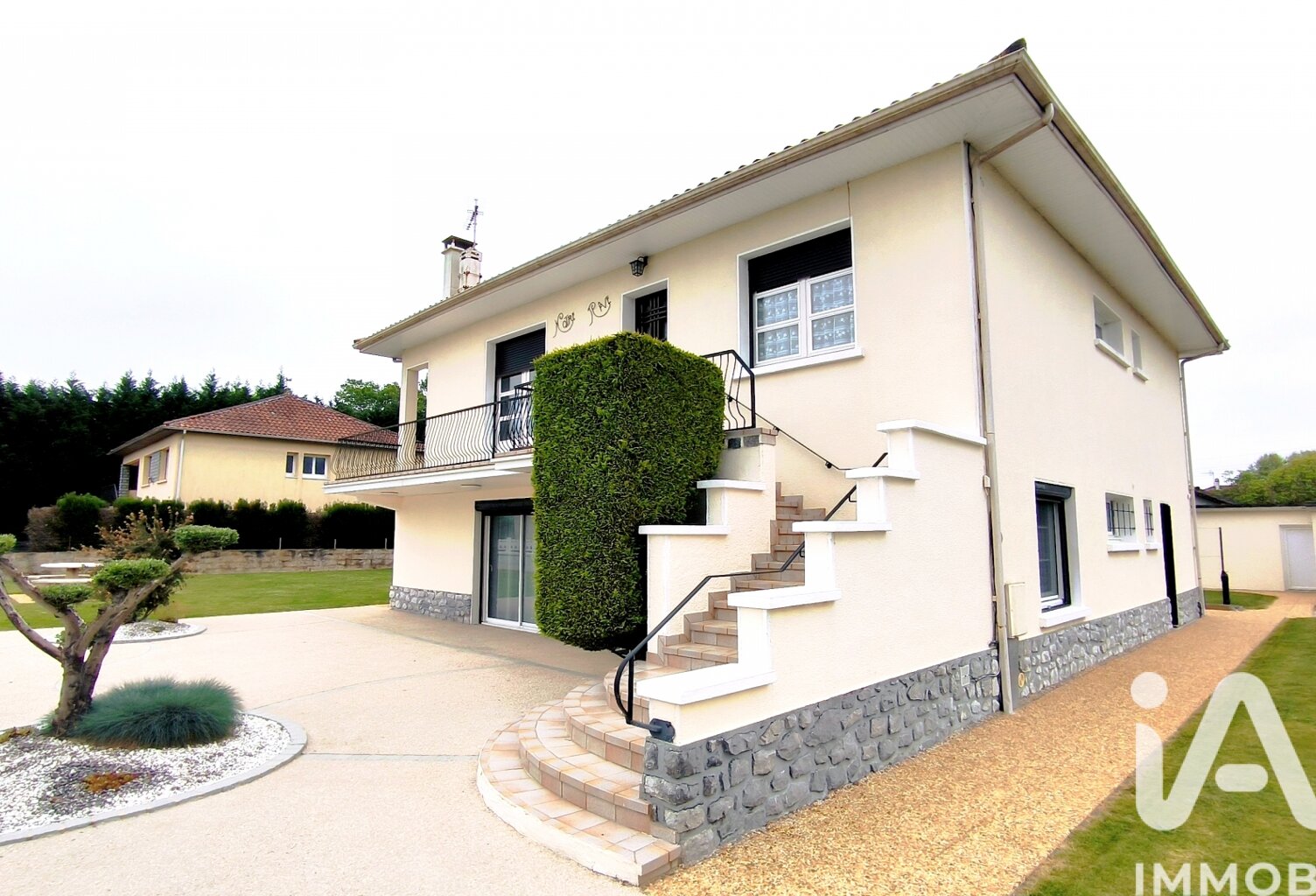 Vente Maison/villa 8 pièces — photo 1