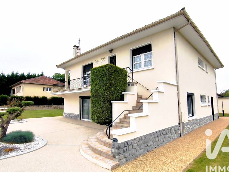 Vente Maison/villa 8 pièces — photo 1