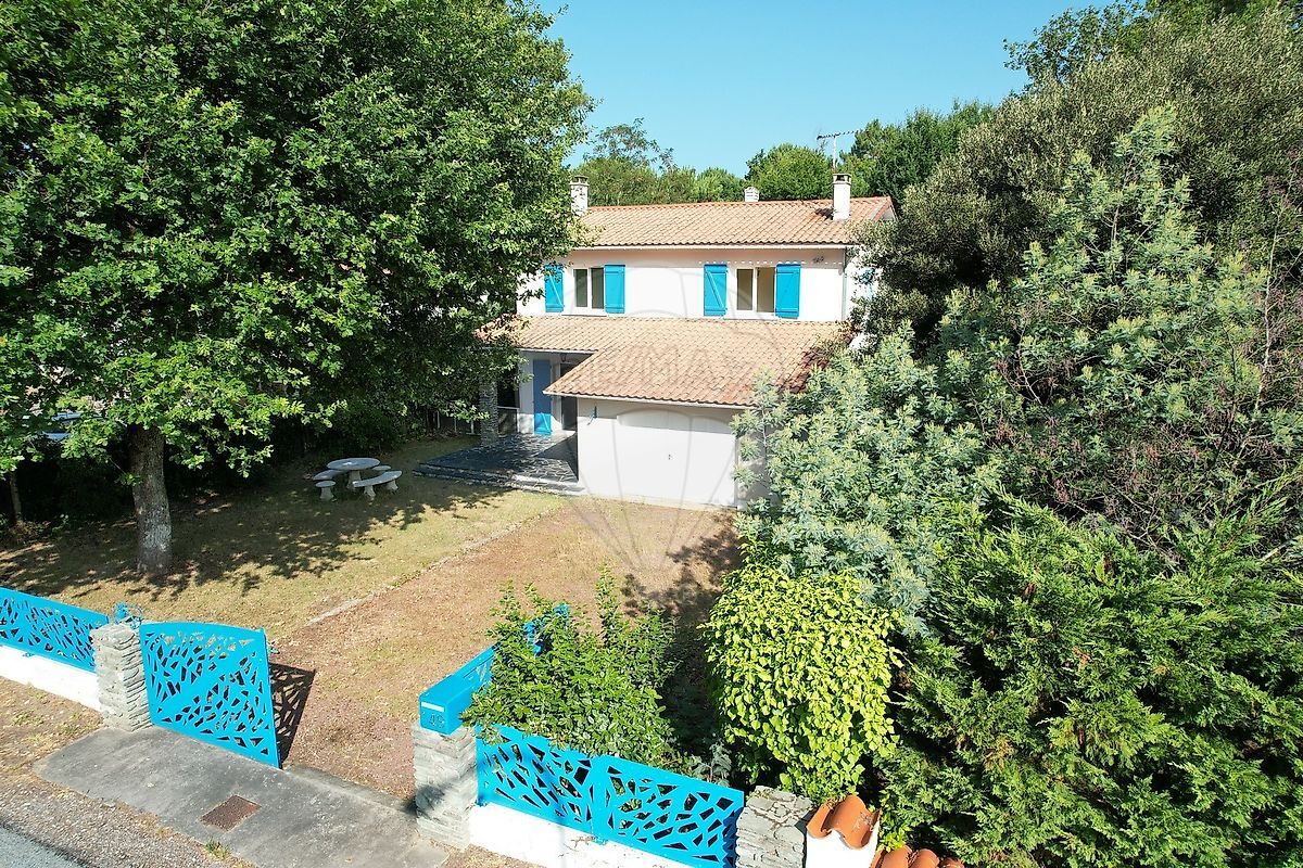 Villa / Maison  T5 à vendre Mathes (Les) 17570
