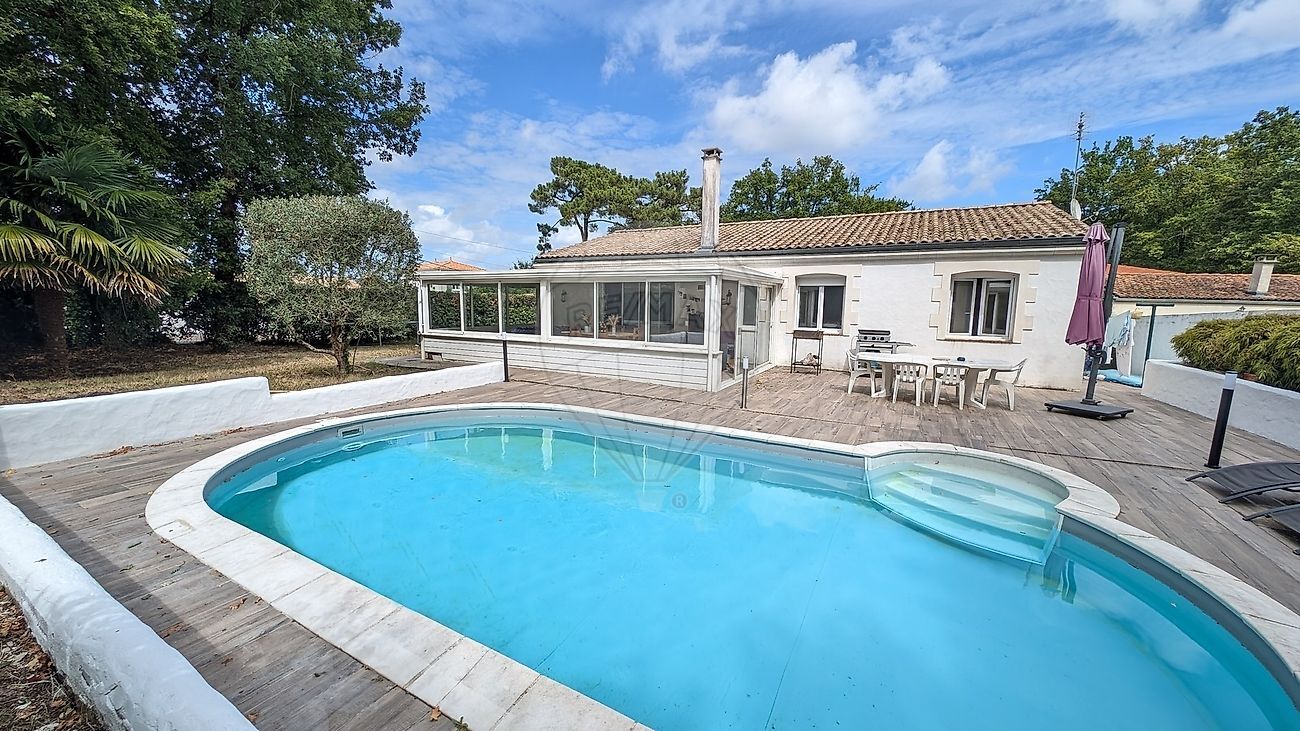 Villa / Maison  T4 à vendre Breuillet 17920