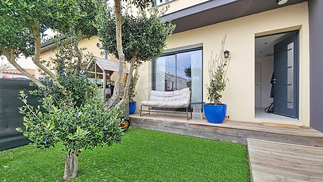 Villa / Maison  T5 à vendre Elne 66200