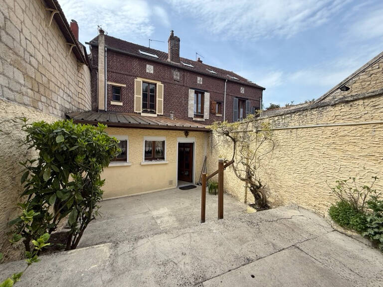 MAISON DE VILLE AVEC JARDIN, GARAGE et DEPENDANCE - CENTRE VILLE A PIEDS — photo 1