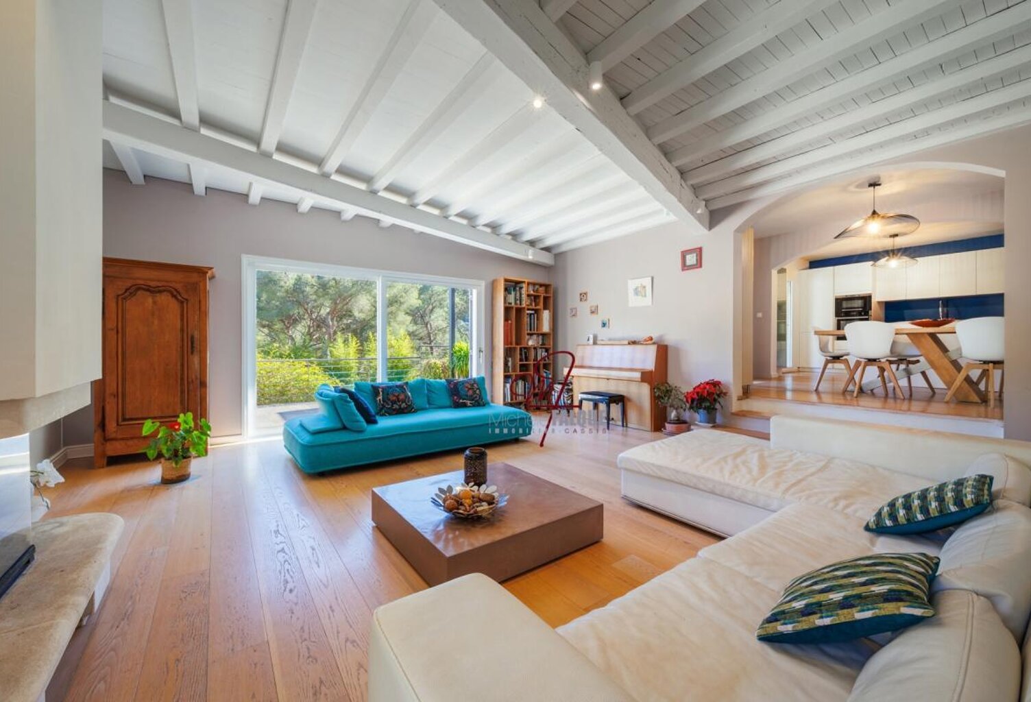villa — photo 1