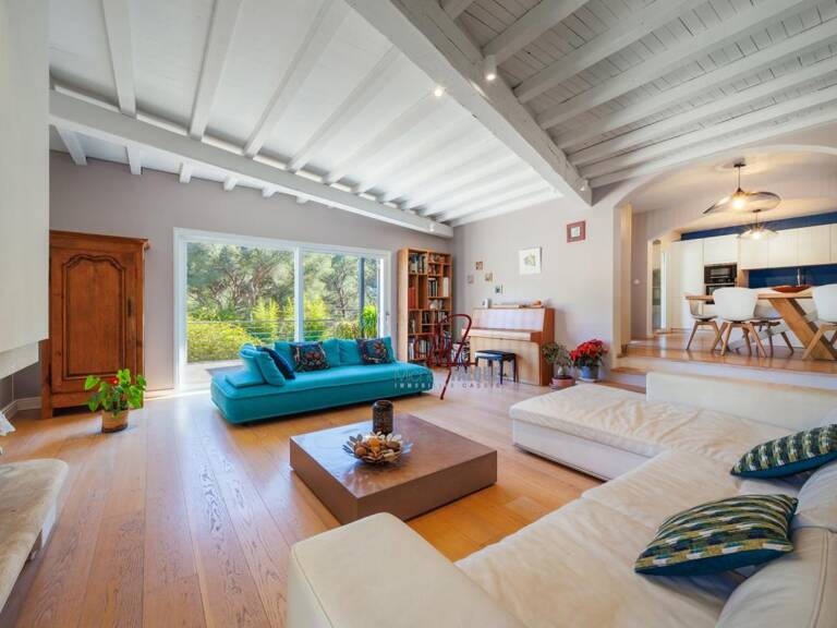 villa — photo 1