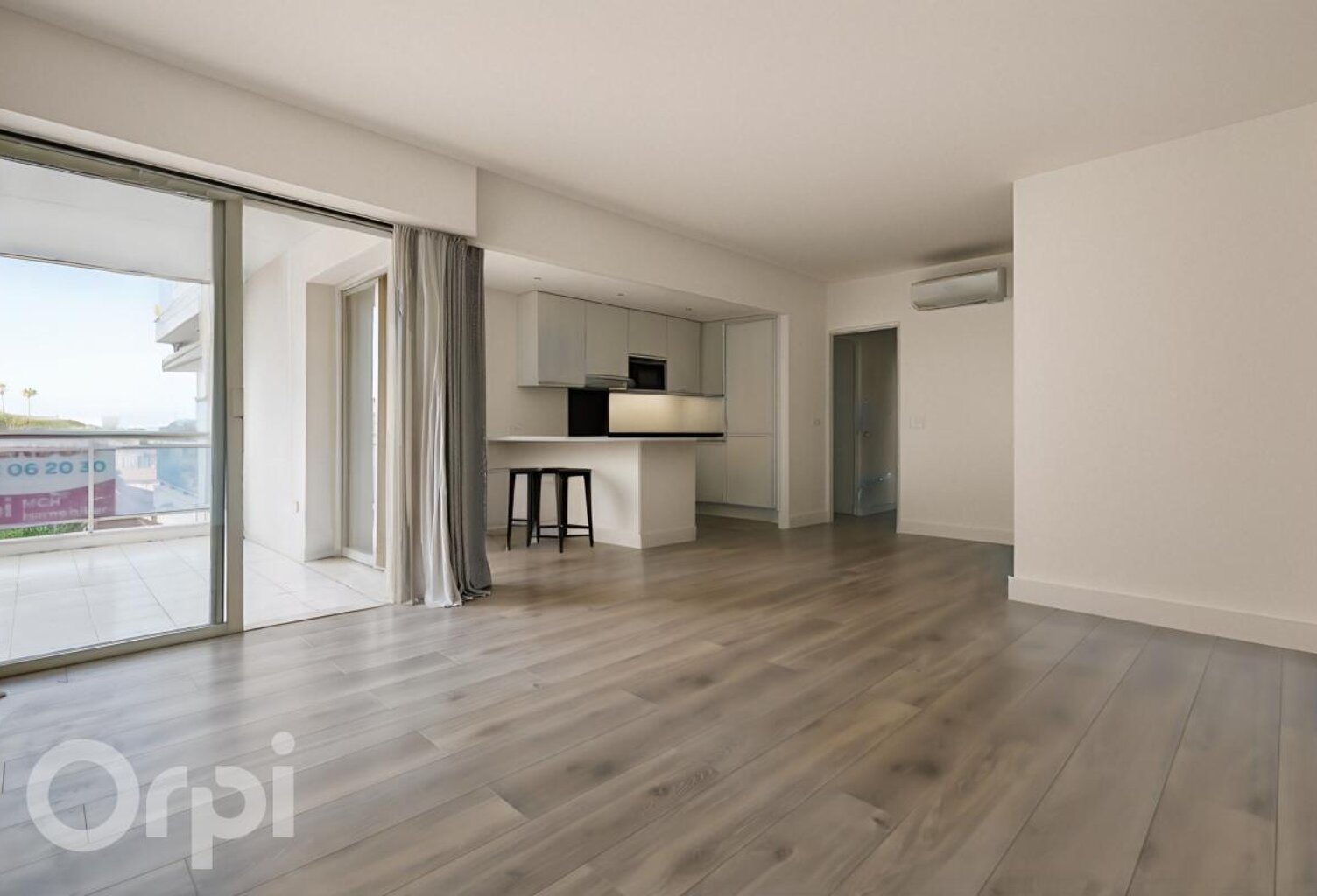 APPARTEMENT 3 PIÈCES - TERRASSE - STATIONNEMENT - QUARTIER MONTROSE — photo 1