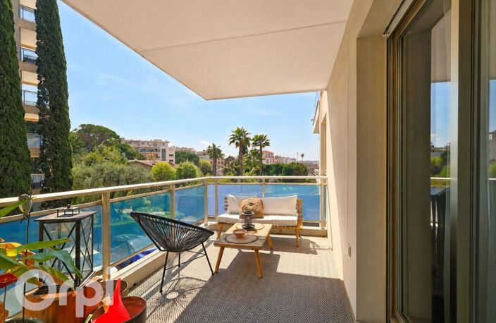 APPARTEMENT 3 PIÈCES - TERRASSE - STATIONNEMENT - QUARTIER MONTROSE — photo 2