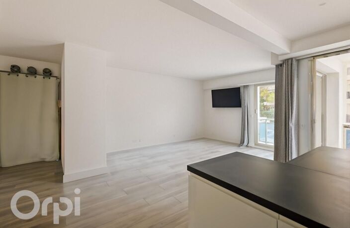 APPARTEMENT 3 PIÈCES - TERRASSE - STATIONNEMENT - QUARTIER MONTROSE — photo 5