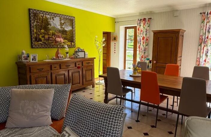 Brie. Maison en pierre de 200 m² sur une parcelle de 3392 m² — photo 2