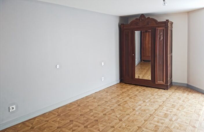 Immeuble à vendre 200 m2 à Champlitte — photo 4