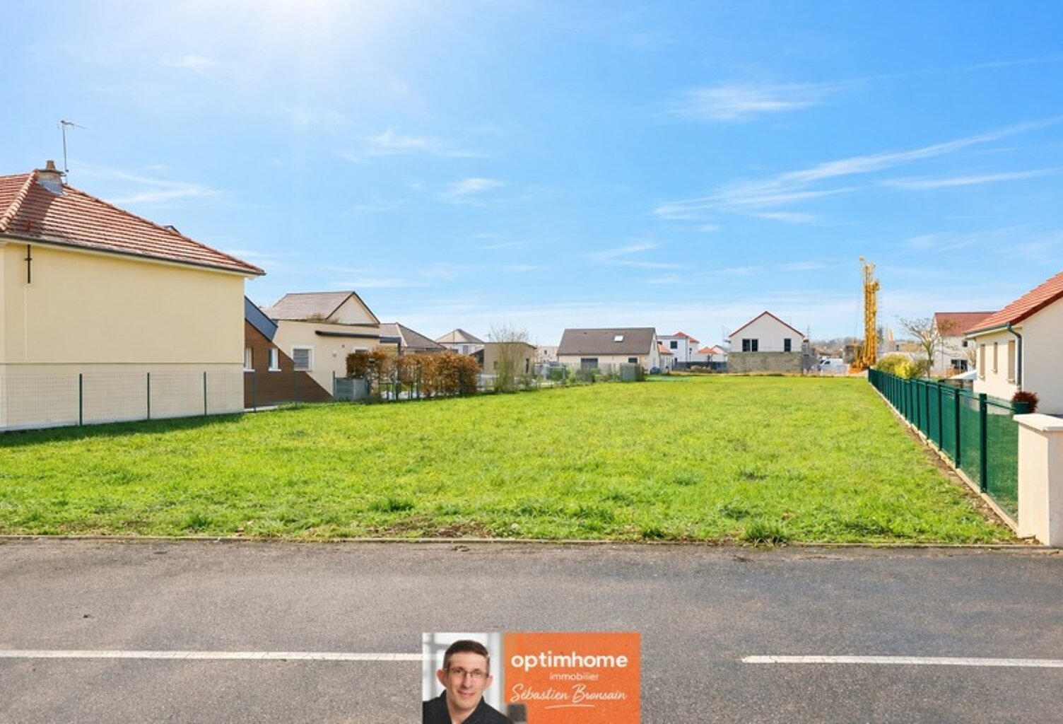 RARE À Tavaux – Terrain plat 1 172 m², libre constructeur, viabilités en bordure — photo 1