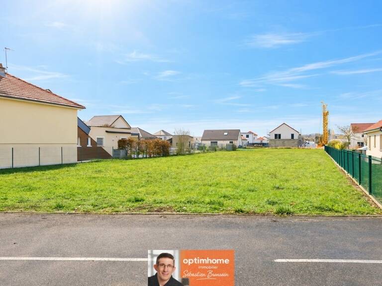 RARE À Tavaux – Terrain plat 1 172 m², libre constructeur, viabilités en bordure — photo 1