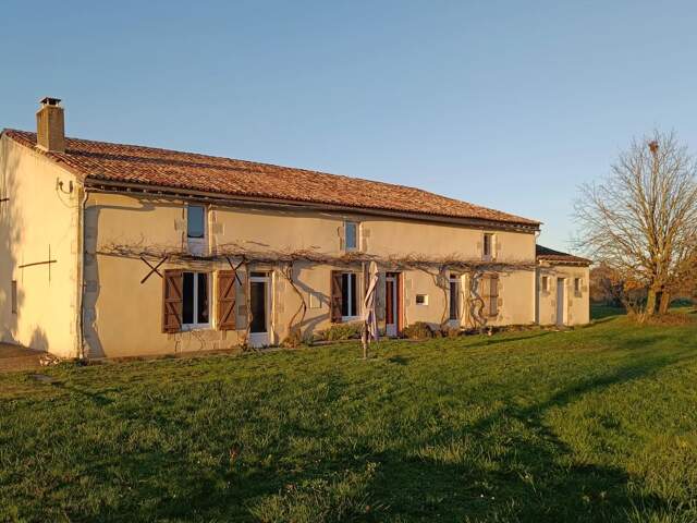 MAISON EN PIERRE 364 m2 VOUILLÉ — photo du bien