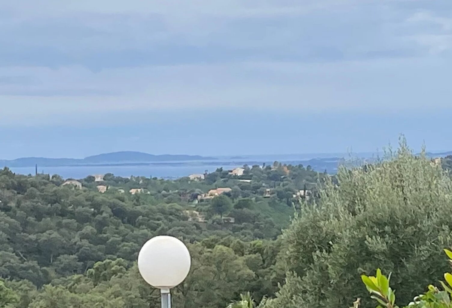 LA LONDE VALCROS VUE MER MAISON  T4 AVEC GARAGE — photo 1