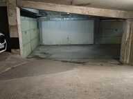 Rare en plein centre-ville – Double garage avec espace de rangem — photo 2
