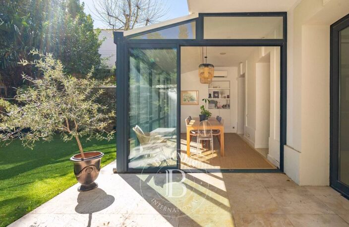 VENTE - MARSEILLE 13008 - LUXUEUX DUPLEX CONTEMPORAIN DE 250M² A — photo 4