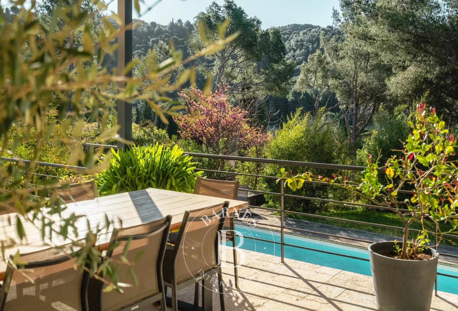VENTE - CASSIS - LES JANOTS - VILLA FAMILIALE - PISCINE - DÉPEND — photo 1