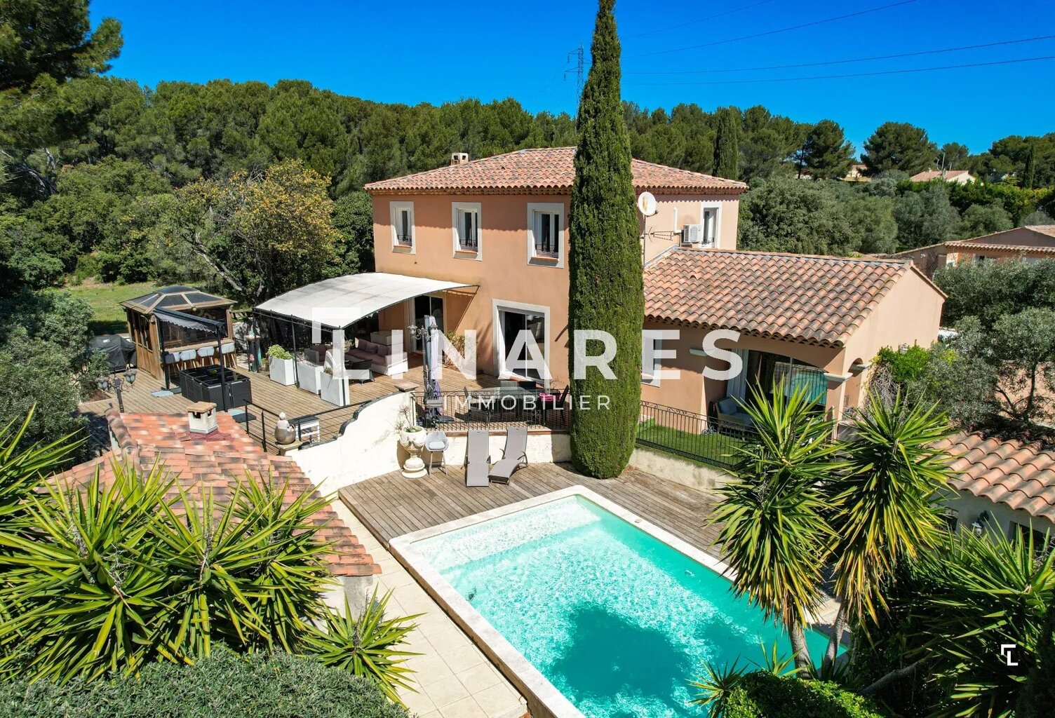 VILLA DES PINS - Maison de 165m2 - Terrain de 1700m2 - 13340 ROG — photo 1