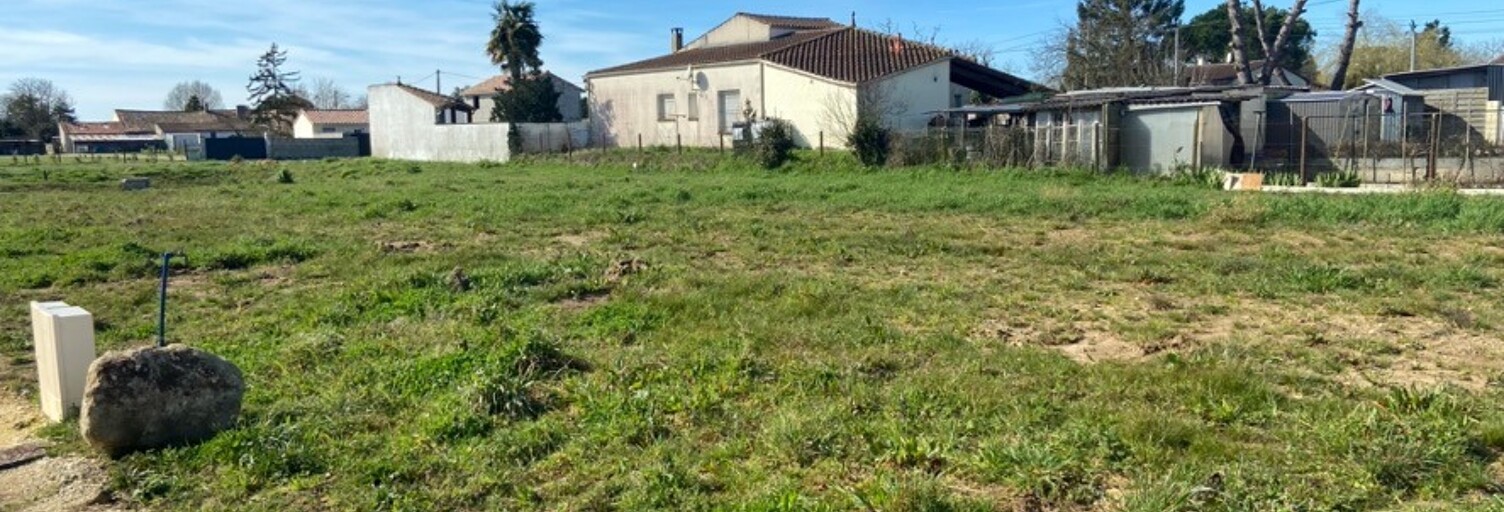 Terrain  701 m² à vendre à Le Gua (17600)