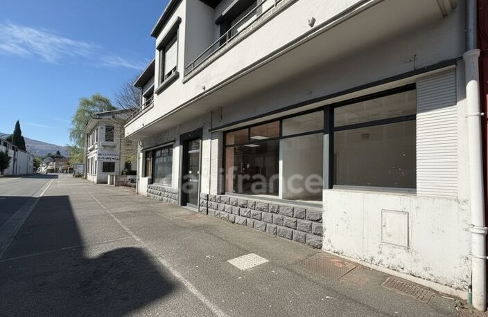 Local/bureau à usage commercial ou professionnel — photo 2