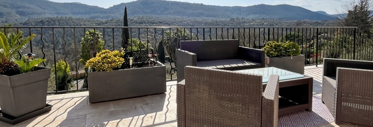 Maison 7 Pièces 156 m² à vendre à Bagnols-en-Forêt (83600)