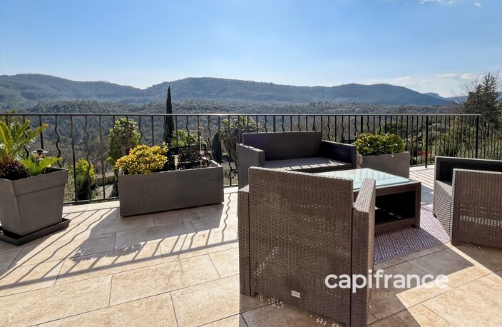 Villa de charme avec vue panoramique et piscine - 7 pièces - BAGNOLS EN FORET (83) — photo 5