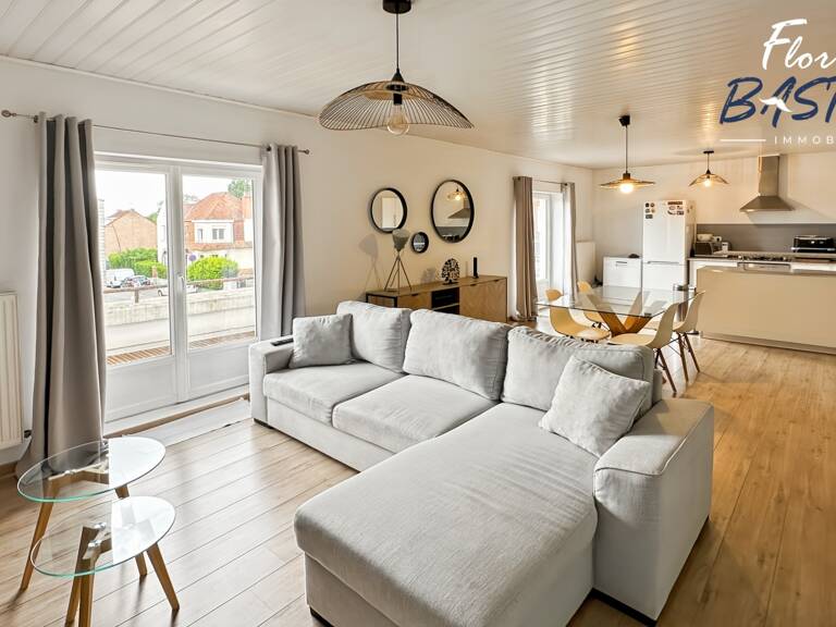 Immeuble en centre-ville – 3 lots – 27 000€/an — photo 1