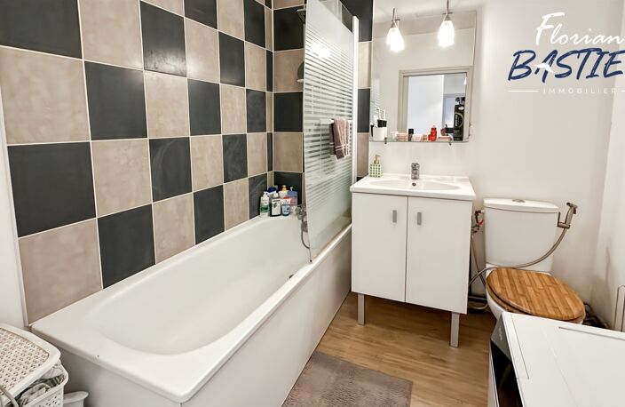 Immeuble en centre-ville – 3 lots – 27 000€/an — photo 4