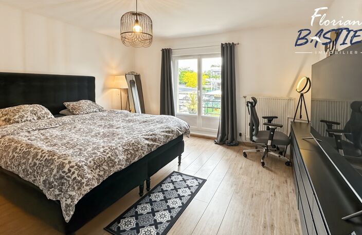 Immeuble en centre-ville – 3 lots – 27 000€/an — photo 5