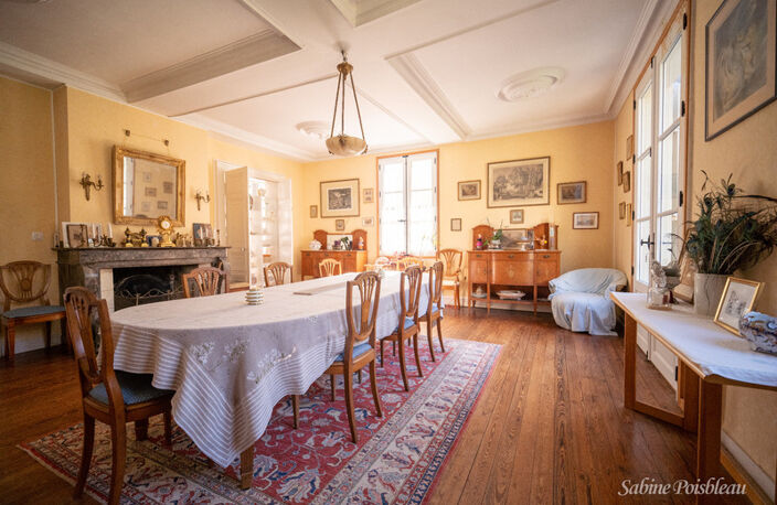 Exceptionnel au coeur de Saumur et des bords de loire une demeure de 375 m² - dépendances - Garages - jardin -1439m² — photo 3