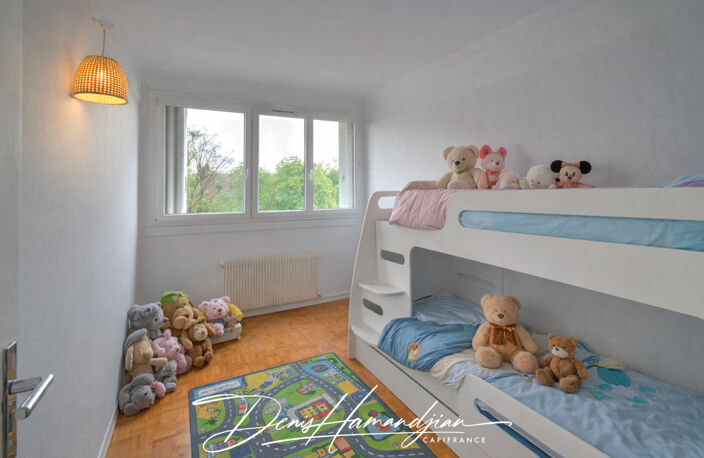 Appartement à vendre 3 pièces - 72 m² - FONTAINES SUR SAONE (69) — photo 5