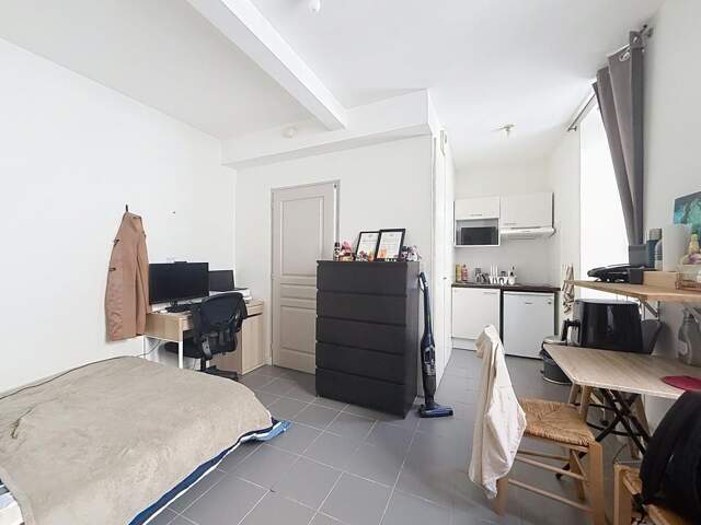Appartement À Vendre — photo du bien