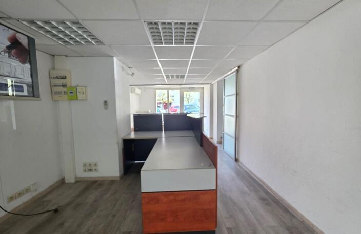 Local Professionnel Atypique & Lumineux : 142 m² sous Verrière à Mont-de-Marsan — photo 5