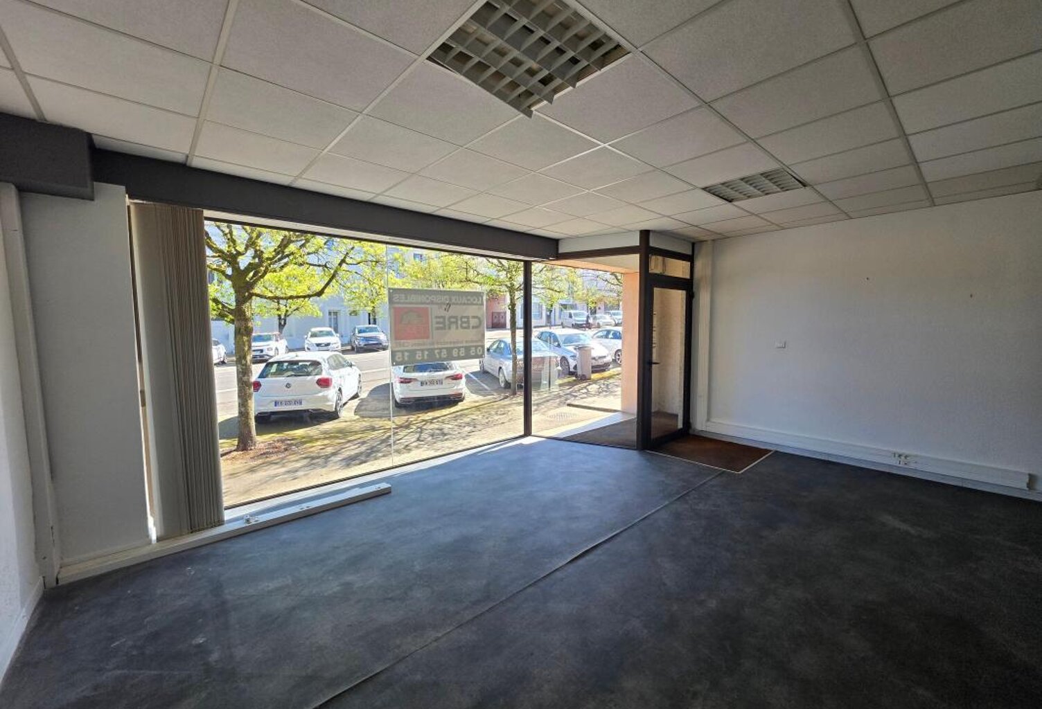 Opportunité à Mont-de-Marsan : Local Professionnel de 138 m² — photo 1