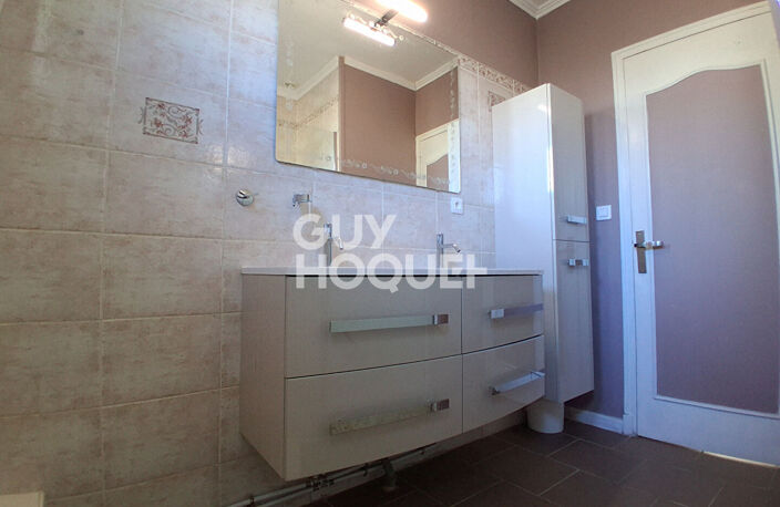 Maison de plain-pied  3 Chambres ,garage et jardin. — photo 5