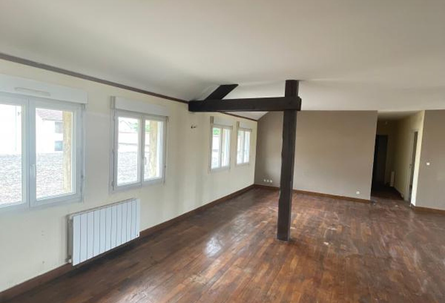 Appartement À Louer de 129 m2 en résidence — photo 1