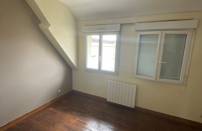 Appartement À Louer de 129 m2 en résidence — photo 2
