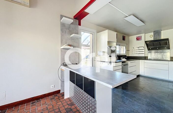 Ensemble immobilier Maison 6 chambres, 3 bureaux louables 1500€/mois — photo 3