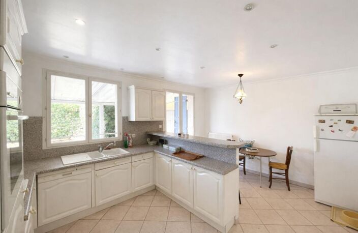 Exclusivité villa traditionnelle à Caissargues 5 chambres, piscine — photo 4