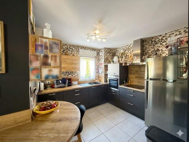 Appartement À Vendre — photo du bien