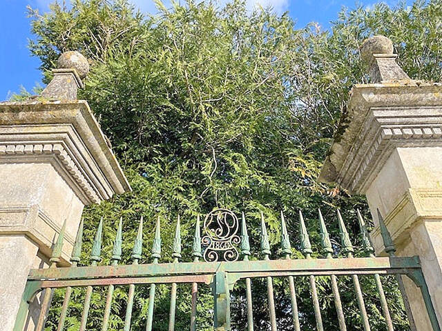 Maison de Maître 1860 - 371 m² - 6 chambres - Domaine avec dépendances - Proche Surgères & Aigrefeuille — photo du bien