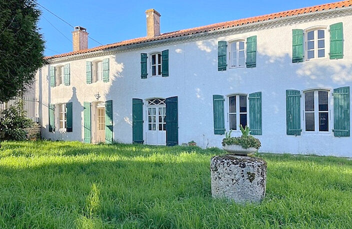 Maison de Maître 1860 - 371 m² - 6 chambres - Domaine avec dépendances - Proche Surgères & Aigrefeuille — photo 2
