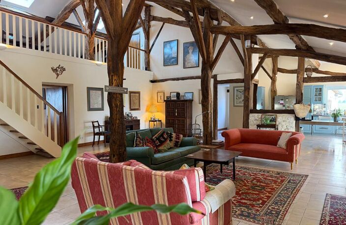 Superbe ferme rénovée avec soin avec piscine, grande grange et vues imprenables — photo 5