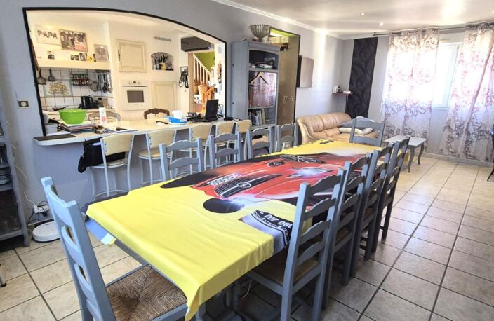 Belle Maison Individuelle en Pierre ou de Caractère de 131 m² à Remettre à votre Goût avec sa Cour sécurisée de 100 m², Terrasse de 28 m², Sas d'entrée, Sous-sol complet de 73 m² avec Buanderie, Atelier, Cave, Chaufferie PAC Air-Air, Climatisation, Pannea — photo 3