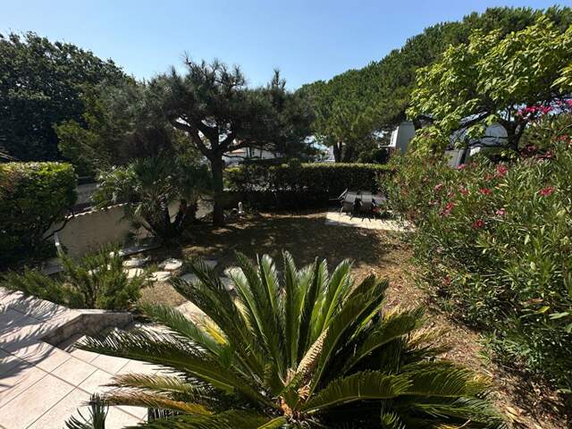 Appartement  3 pièce(s) 69 m2 petit aperçu mer — photo du bien