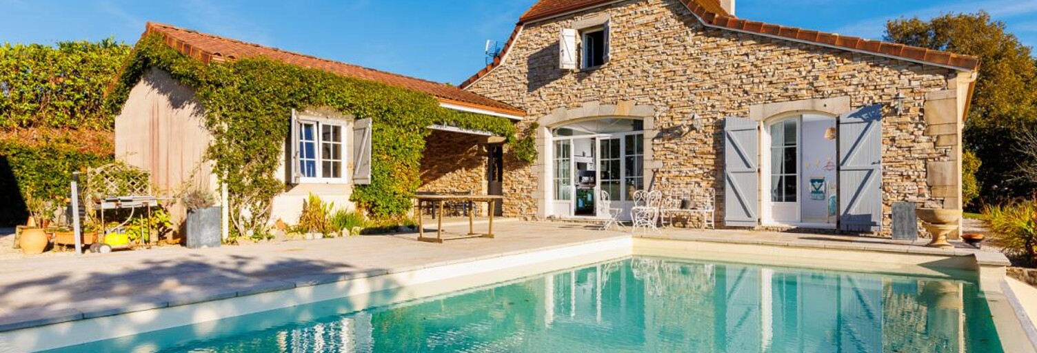 Maison 10 Pièces 237 m² à vendre à Salies-de-Béarn (64270)