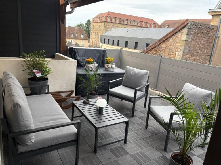 Appartement de 150 m² avec terrasse en centre ville — photo 1