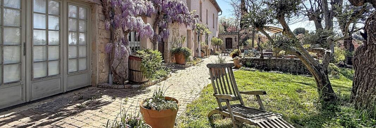 Maison 10 Pièces 257 m² à vendre à Tourrettes (83440)